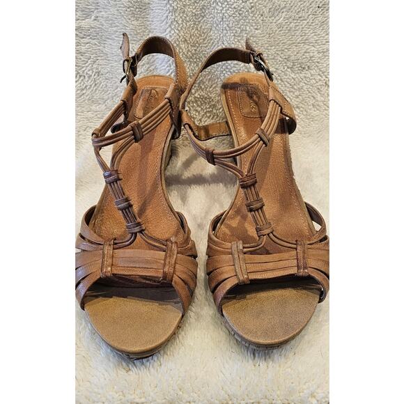 Clarks Fiddle Scroll Leather T- Strappy Cork‎ Wedge Sandals Women Size 9.5 Brown - Picture 1 of 5